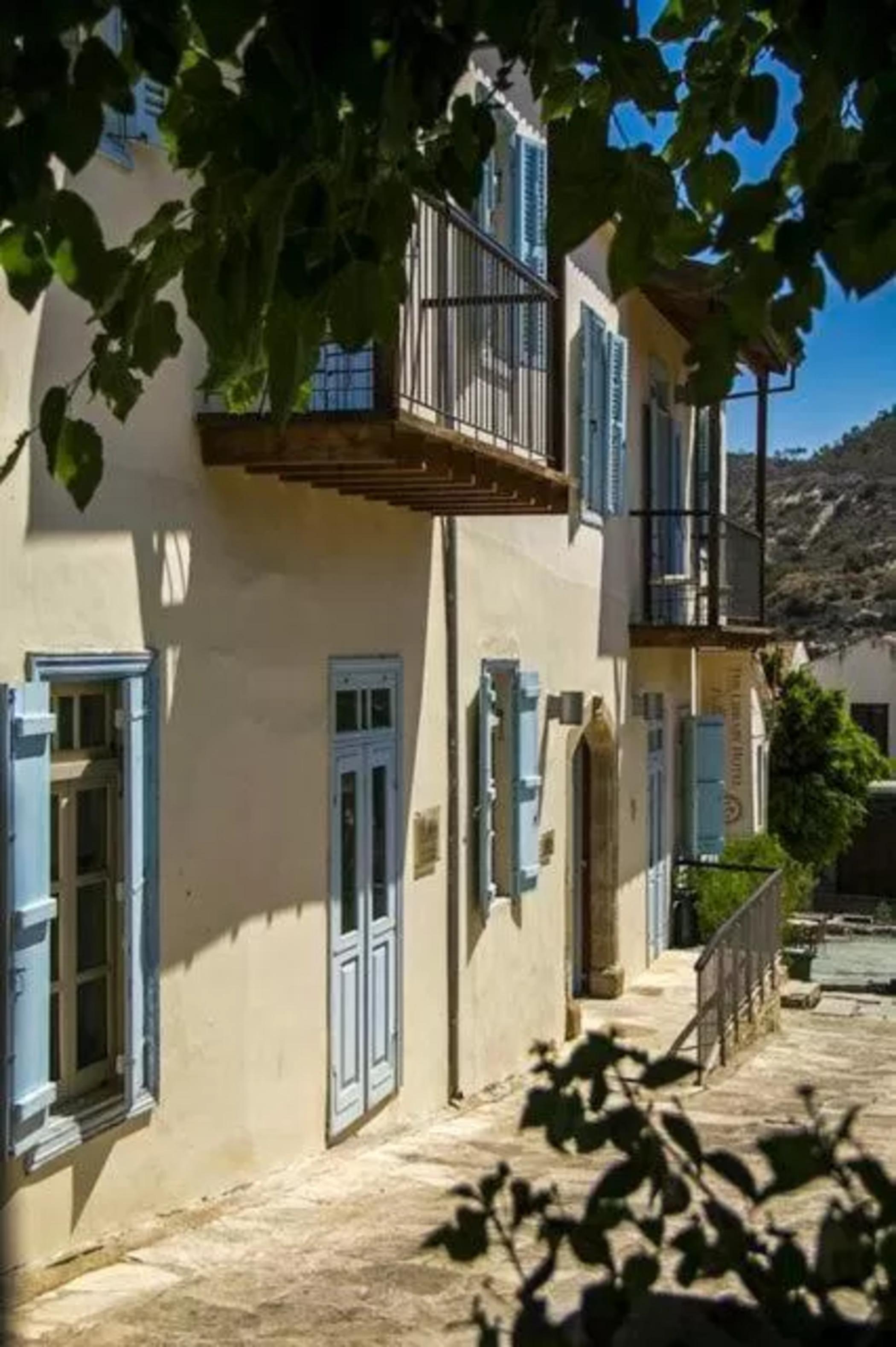 The Library Hotel Wellness Retreat Kalavasos Esterno foto